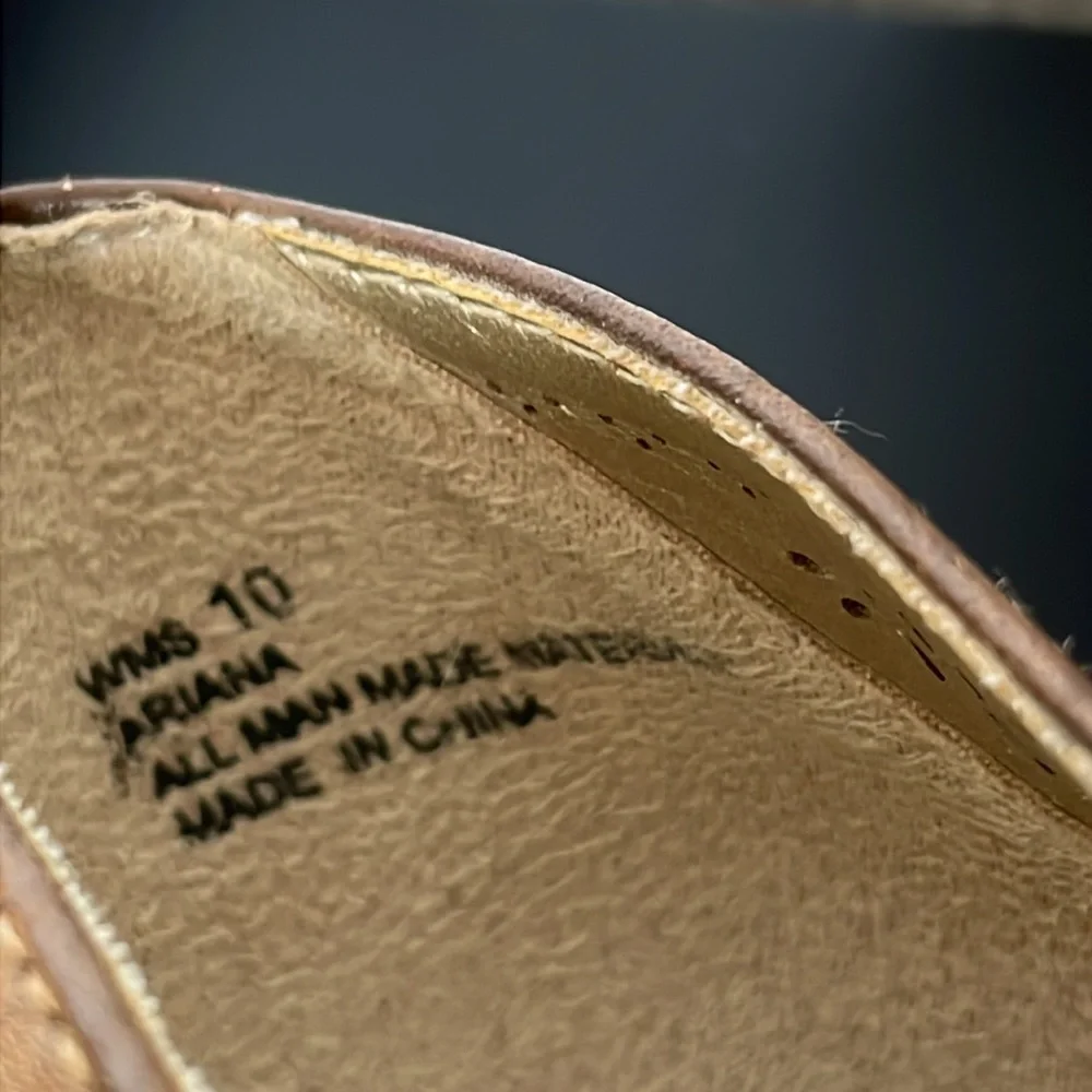Report Ariana Brown Wedge Size 10